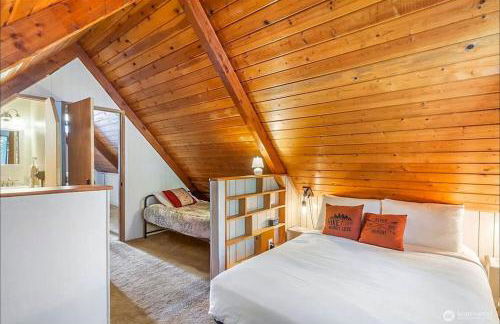 NEW: Steps from White River near Mount Rainier National Park - Foto 20