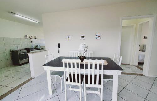 Residencial Cristina's-Apartamentos de 2-3 Quartos equipados com WiFi Garagem-Excelente Localização - Photo 12