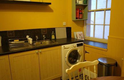 Cosy central 2 bedroom apartment - free parking - Foto 8