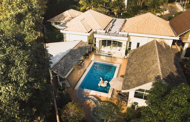 IvyRich Pool Villa Chiang Mai - Foto 1