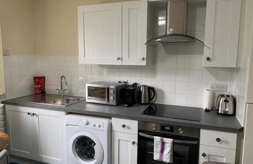 Cosy 1Bd Nestled in Teddington - Photo 9