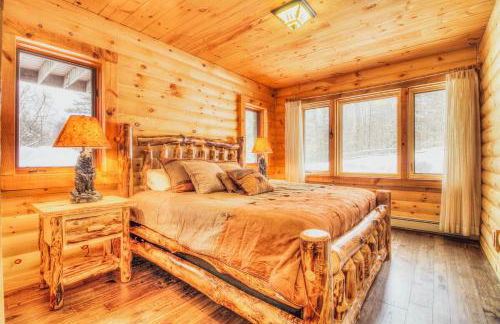 Most Luxury 7000 Sq ft Log Estate with Pool Hot Tub Sauna - Foto 55