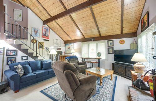 Hunter Hideaway with Yard and Deck 3 Mi to Ski Slopes - Foto 4