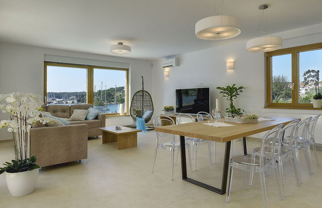 Beautiful Villa by the sea - Photo 27