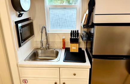Tiny House Living with In Unit Laundry Steps from Kaiser - Foto 16