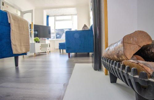 Sunny 3BR Home Near Portsmouth Park - Photo 30