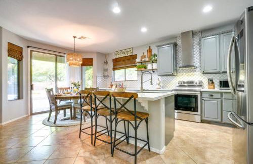 4 Mi to Surprise Stadium! Sunny V Home with Patio - Foto 12