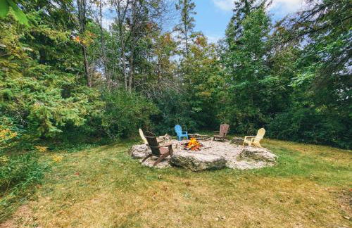 Charming Sister Bay Home Backyard Oasis & HotTub - Foto 57