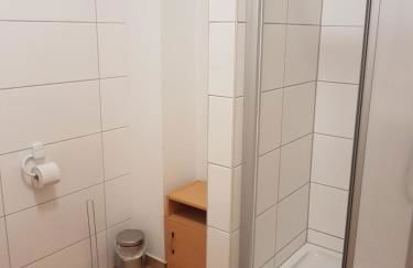 Unterkunft einfach und zentral - Foto 24