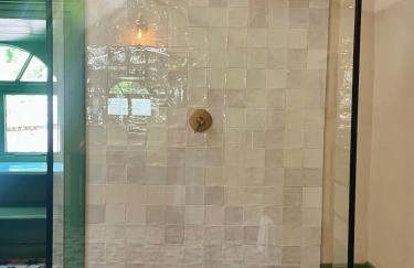 Sherlock Holmes Historic House - Photo 15