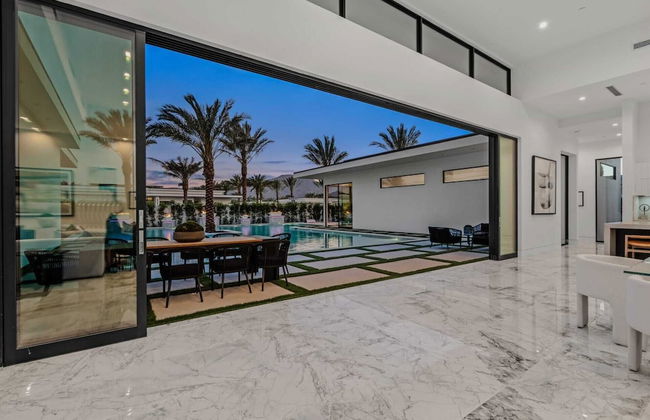 Villa Sleeps 17 w/ Pool, Firepit, Putting Green Bravo Villa 3 by Avantstay - Foto 17