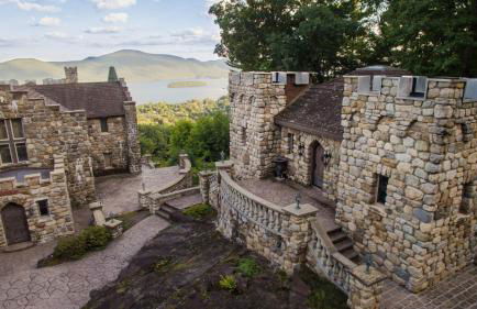 HIGHLANDS CASTLE overlooking Lake George plus 2 other CASTLES & SUITES - Foto 76