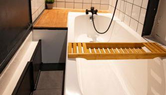 Appartement spacieux et élégant avec jardin - Photo 4