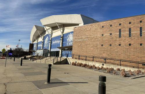 Modern Ranch near Knapp Center, Downtown - Foto 34