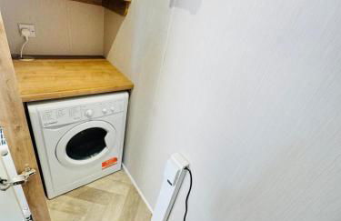 The Pink Lady with games table - Foto 18