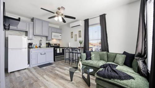 Super Value Suite #7 @ East End Revitalized - Foto 2