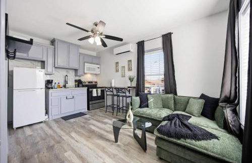 Super Value Suite #7 @ East End Revitalized - Foto 2