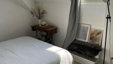 les chambres de pauline appartements avec climatisation et spa parking moto garage vélo - Foto 2