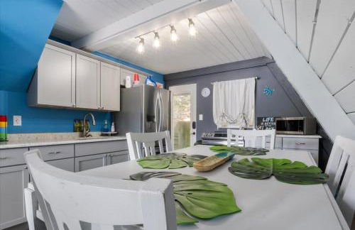 Pet Friendly A Frame w/ Private Dock & Great Lake Views - Foto 13