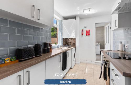 Nuneaton - Ideal 3 Bedroom, Wi-fi Parking, Sleeps 6 - JRR Stays - Foto 6