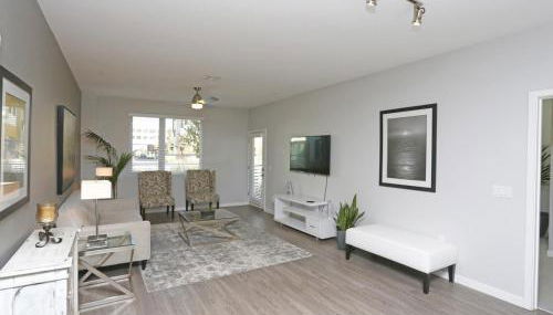 Luxury Condos at Anton Menlo w Pool & Amenities - Photo 3