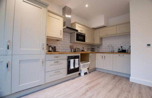 New stylish 4 bed house moments from Clacton beach - Foto 40