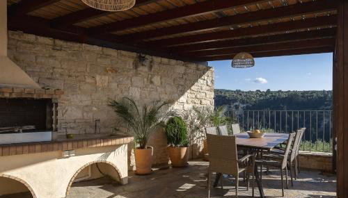 Ilys Home, a Country-chic Retreat with Pool & BBQ, By ThinkVilla - Foto 5