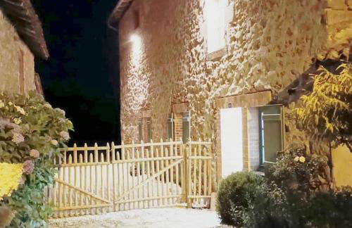 Gite 3 chambres, 2 à 10 pers et jardin clôturé - Foto 1