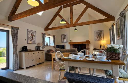 Beautiful Views Historic 16th Cent Barn Conversion - Pass the Keys - Foto 13