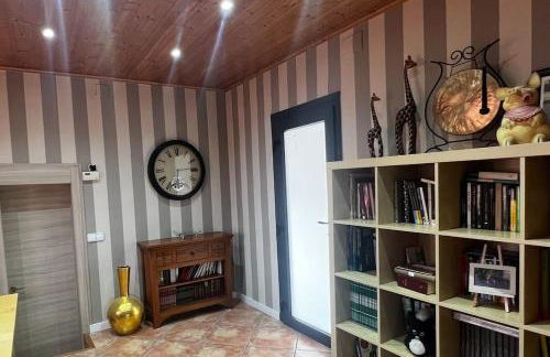 Villa Oasis entre Viñedos cerca de Barcelona con A A y piscina climatizada - Foto 31