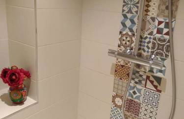 Très joli T2 indépendant 250 m2 jardin privatif - Foto 5