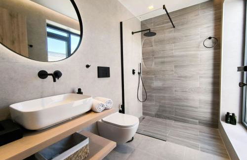 Aphrodite Luxury Suites, Private Heated Pool & Jacuzzi -Romantic Escape for Couples - Photo 20