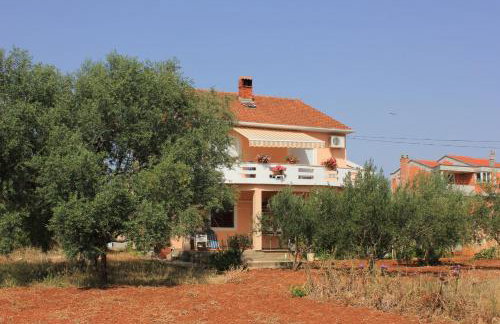 Apartments by the sea Sutomiscica, Ugljan - 912 - Photo 2