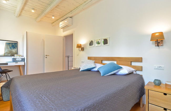 House 1650 - Photo 11