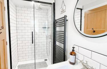 PRIMROSE COTTAGE, Sleeps 5, Stylish Cottage, Central, Close to Beach, shops and restaurants - Foto 45