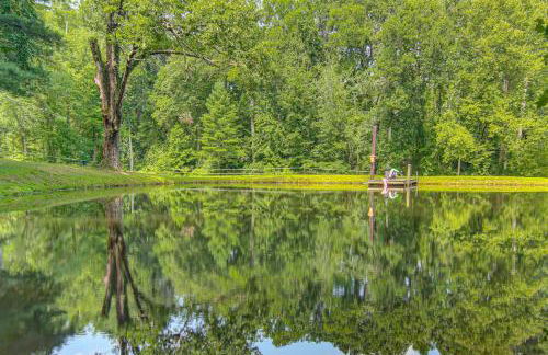 20-Acre Cabin with Pond 5 Mi to Biltmore Estate! - Foto 2