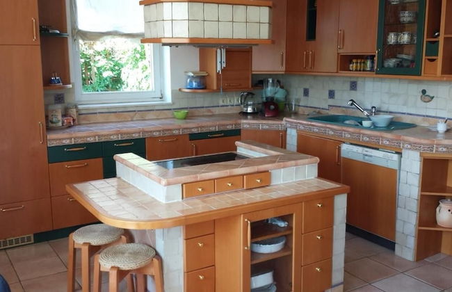 Exclusive Apartment In Villa With Private Garden - Photo 8