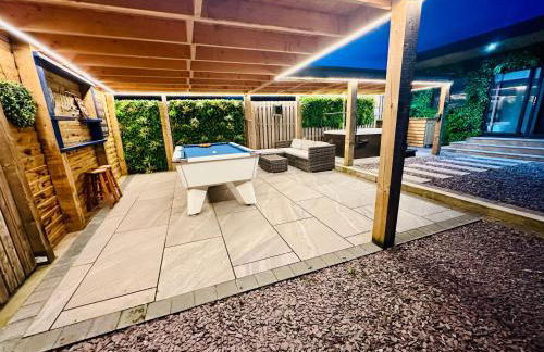 Hazells Lodge Farm Stay Sleeps 2 Undercover Hottub and Pool Table - Foto 3