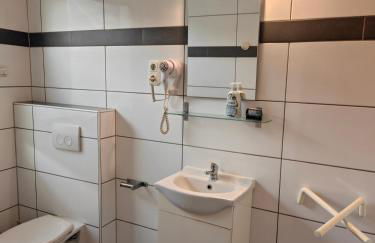 Neu Maisonette Haus jedes Zimmer mit eigenem Bad 7 Betten, Schlafen wie im Hotel mit Einbauküche - Foto 16