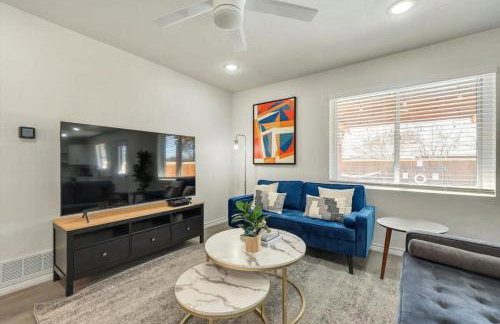 Luxury 4Bed 2Bath Hidden Gem w Backyard Oasis - Foto 7