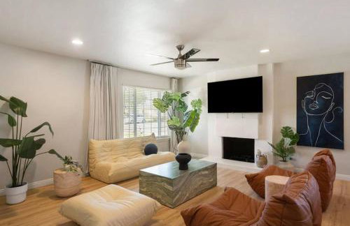 Sunlit Oasis with Heated Pool and Jacuzzi 20 minutes to Disneyland - Foto 44