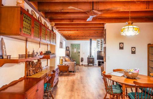 Myrinn-Hobbit Cottage on the Creek Storybook Stay - Foto 10