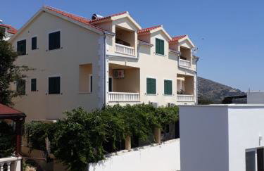 Apartments Punta Milna - Photo 48