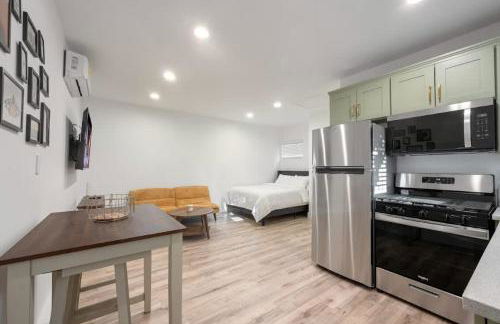 Lake Balboa Hideaway - Photo 29