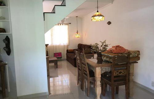 Linda casa em condomínio - Foto 24