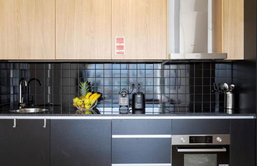 HostWise - Bright Flat with Balcony and Garage - Foto 29