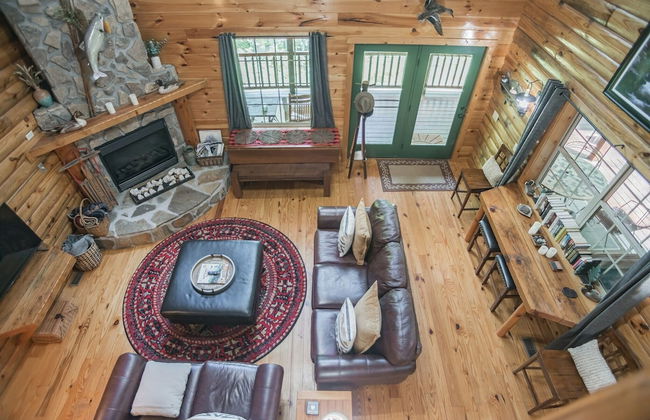 Tree Top Lodge - Gorgeous Lake Cabin With Hot Tub & Magnificent Views Of Forests And Mountains! 3 Bedroom Cabin by Redawning - Foto 23