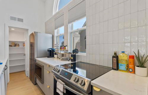 Stylish Phoenix Townhome - Foosball Table, Laundry, Parking! - Foto 14