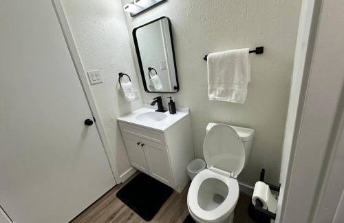 Newly Updated Cozy Home - Foto 25