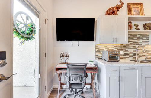 Cozy Couples Retreat with Views in Apache Junction - Foto 6